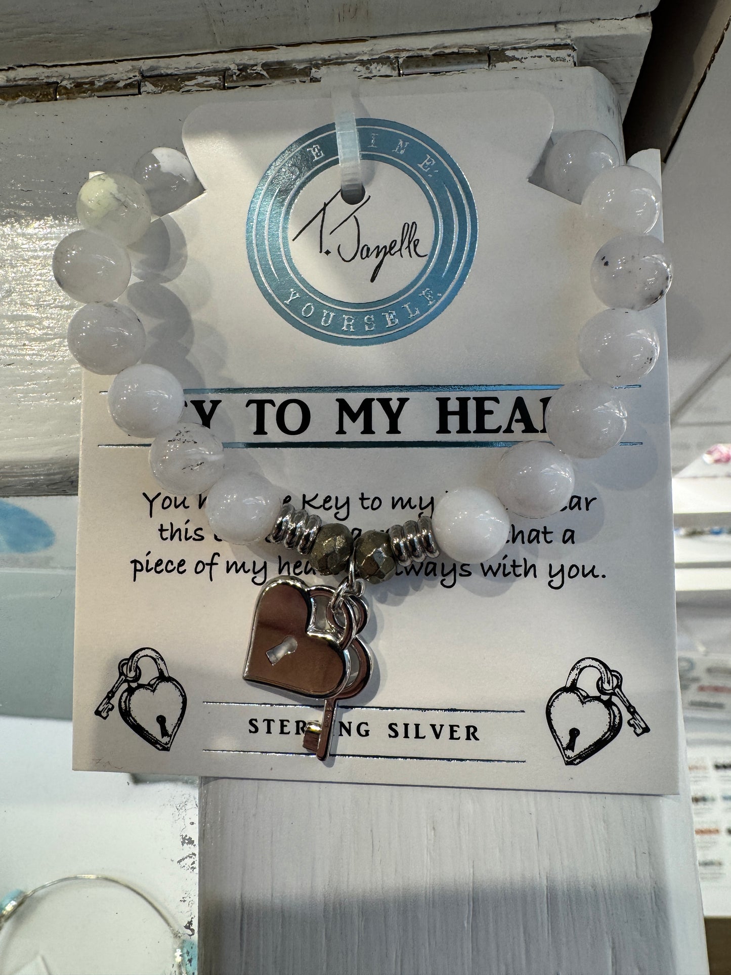 White Chalcedony - Key to my Heart (TJ104447)