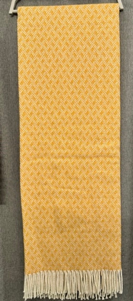 HS - Golden Weaved Throw