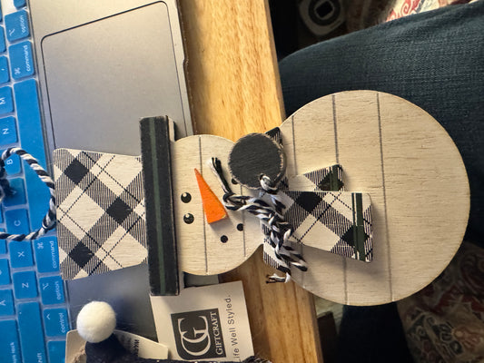 GC - Lrg B/W Wooden Snowman - Boy